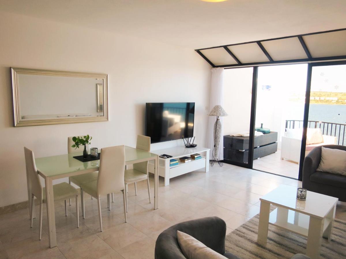 Maltaholiday Seafront Penthouse Apartment Mellieha Bagian luar foto