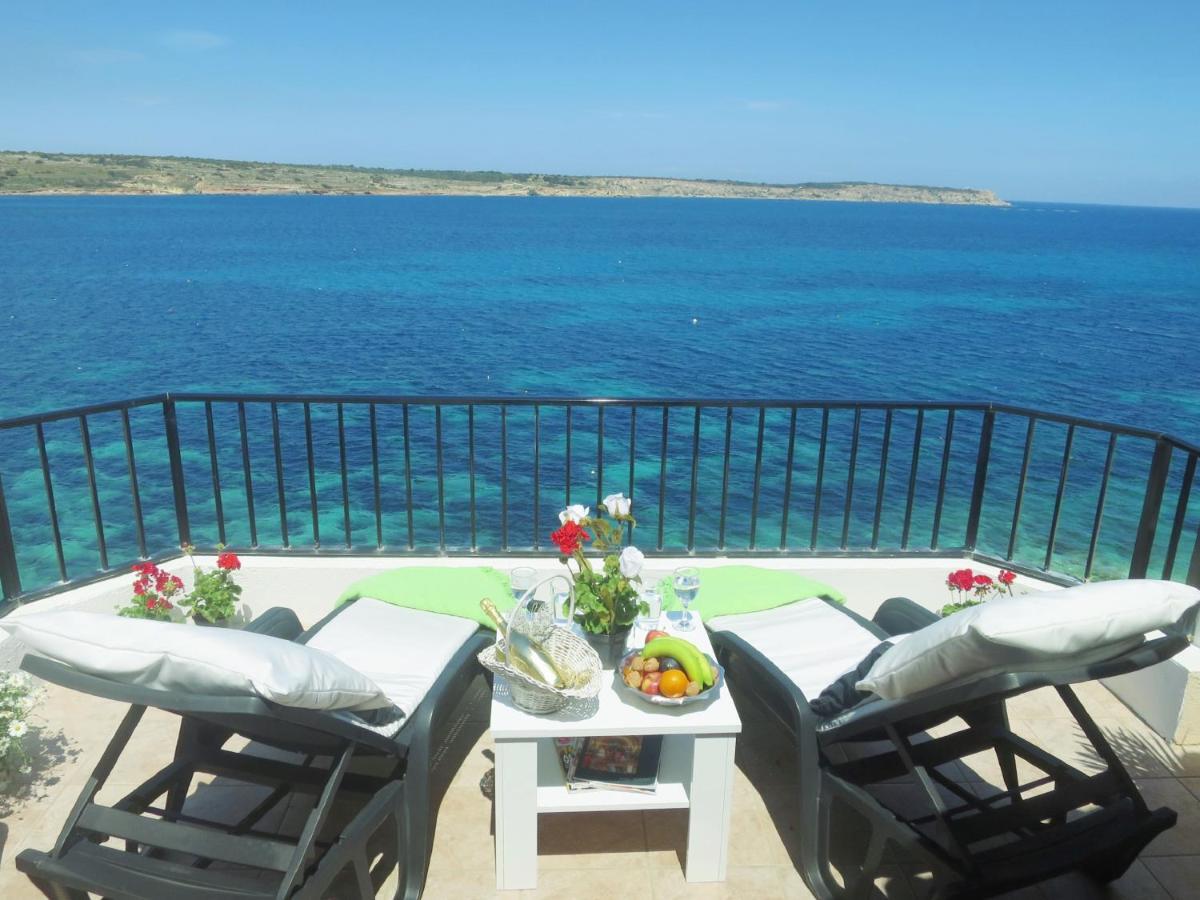 Maltaholiday Seafront Penthouse Apartment Mellieha Bagian luar foto